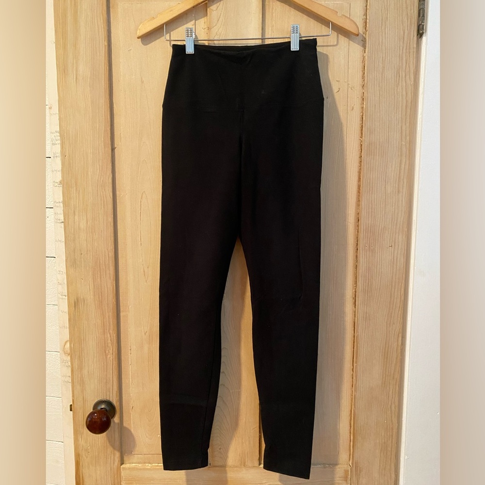 Lysse leggings size small, black with control waistband.